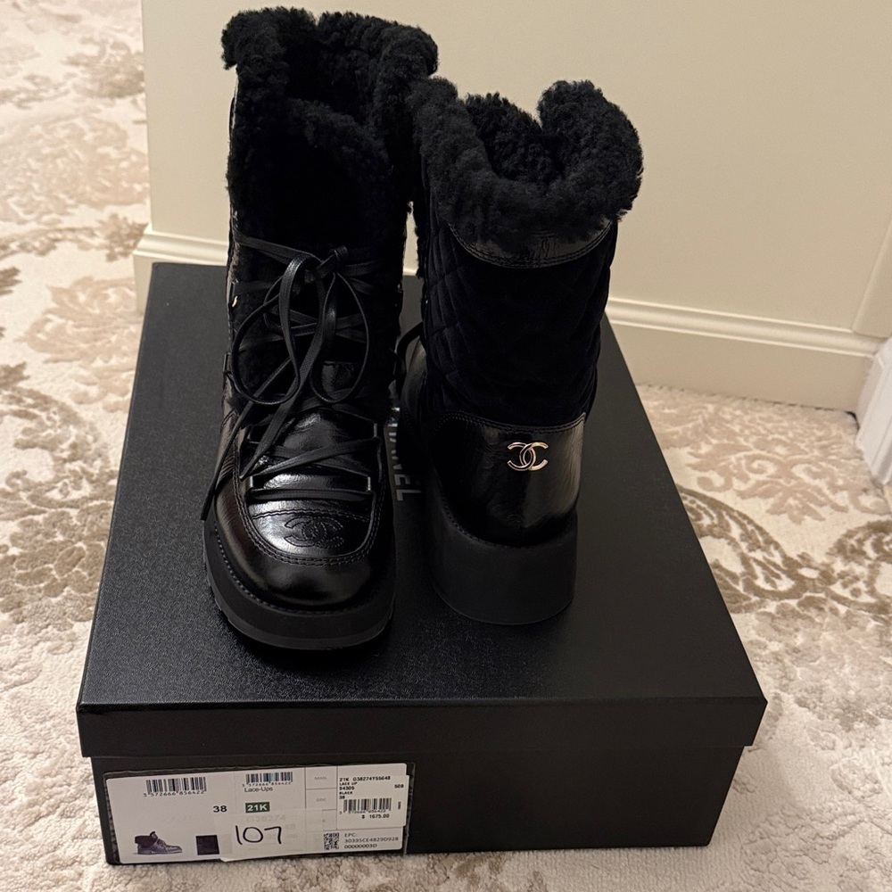 CHANEL Black Winter Boots with Shearling Lining